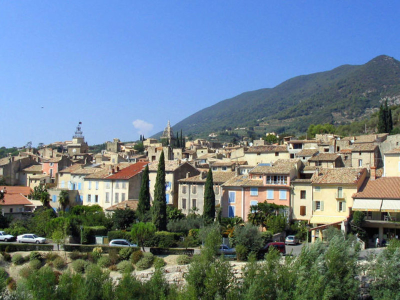 Nyons en Drôme provençale